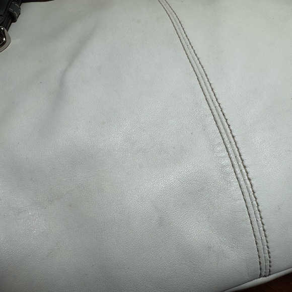 Coach F13759 White Leather Shoulder Bag Purple Lining Silver Hardware - Picture 10 of 16